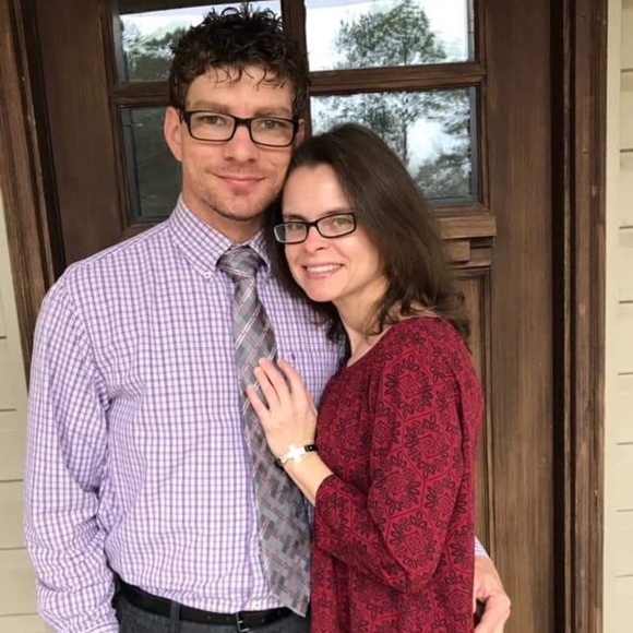 Meet your Posher, Alison - Picture 1 of 1